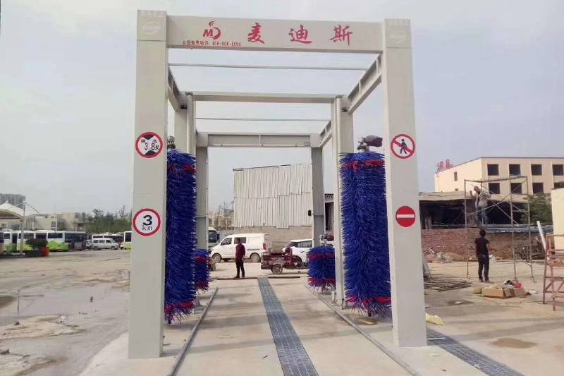 江蘇省泰州市往復式大巴洗車機安裝案例